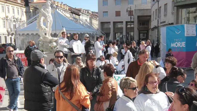 Lasorte Trieste 09/10/11 - Piazza della Borsa, Protesta Lavoratori Diaco