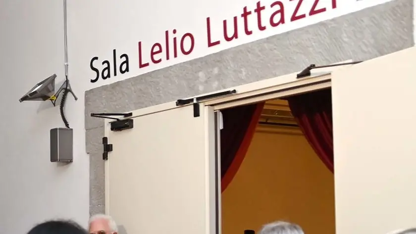 Foto BRUNI Trieste 30.04..2021 la Commissione comunale visita il mag.26-assembramenti inclusi