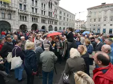 La protesta dei soci Coop in piazza Unità (Bruni)