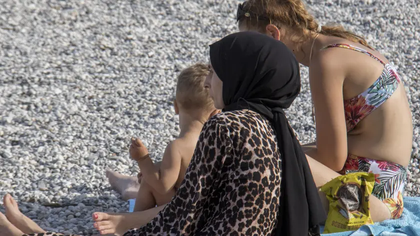 Una donna col velo a Marina Julia