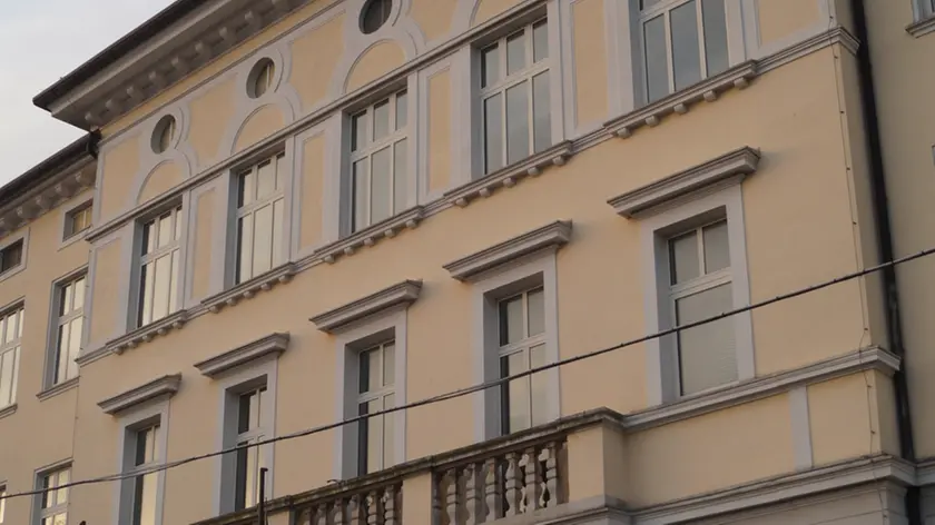 L’edificio che ospita la scuola media di Gradisca. Foto Marega