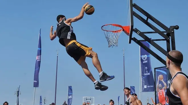 Foto Bruni 14.09.13 Robert Parish, al Camp NBA in Piazza Unita'