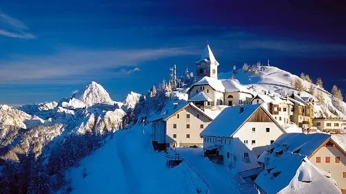 Il monte Lussari innevato