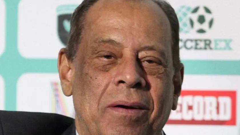 epa05602415 (FILE) A file picture dated 12 May 2016 shows Brazilian former soccer player Carlos Alberto Torres at the Soccerex Americas Forum in Mexico City, Mexico. Carlos Alberto Torres died of a heart attack on 25 October 2016 in Rio de Janeiro at the age of 72. EPA/MARIO GUZMAN