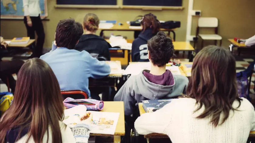 STUDENTI IN UNA CLASSE IN UN’IMMAGINE DI REPERTORIO