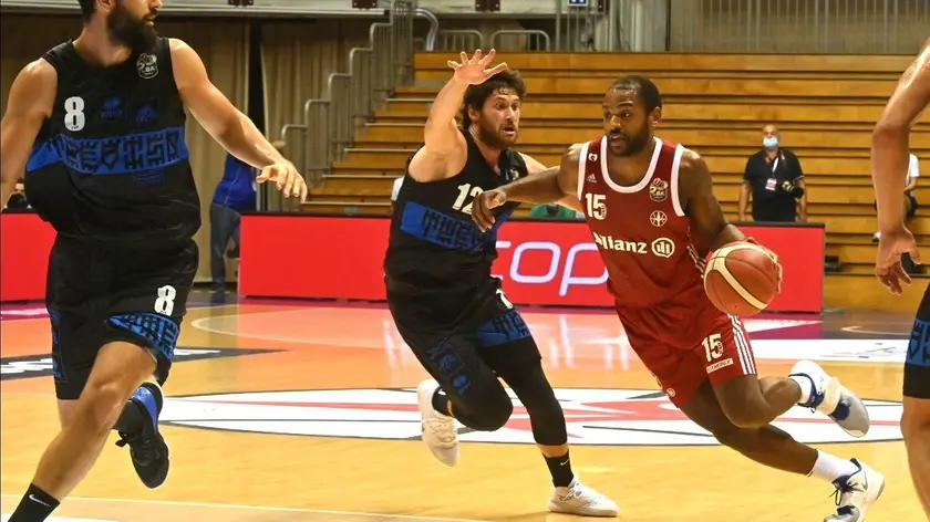 Una fase del match tra biancorossi e Treviso all'Allianz Dome (foto Bruni)