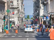 Silvano Trieste 12/07/2014 Via Mazzini pedonalizzata e via Valdirivo dove scorrono i Bus