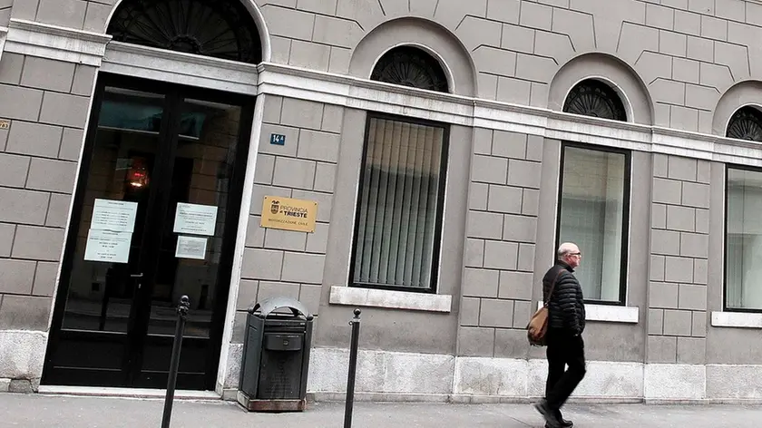 Silvano Trieste 11/02/2017 Via Mazzini, Motorizzazione Civile