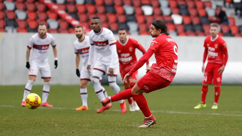 In penalty trasformato con freddezza da Pablo Granoche per il momentaneo 1-1 al Druso di Bolzano