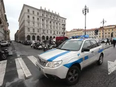 Un'auto della polizia locale