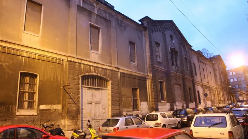 Il complesso delle ex Officine Holt in via Gambini