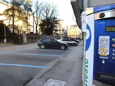 Parcheggi a pamento nel centro cittadino