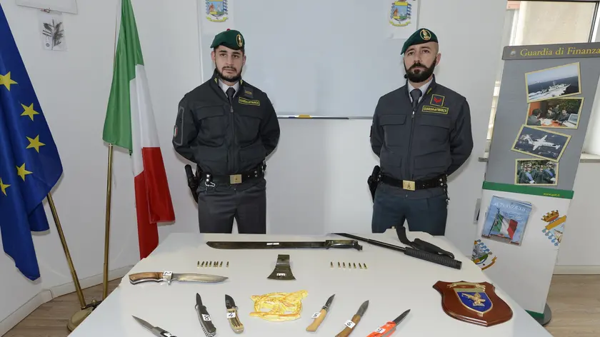 Il materiale sequestrato dalla Guardia di Finanza di Trieste