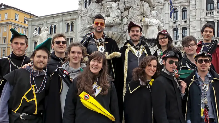Lasorte Trieste 20/03/15 - Piazza Unità, Goliardi