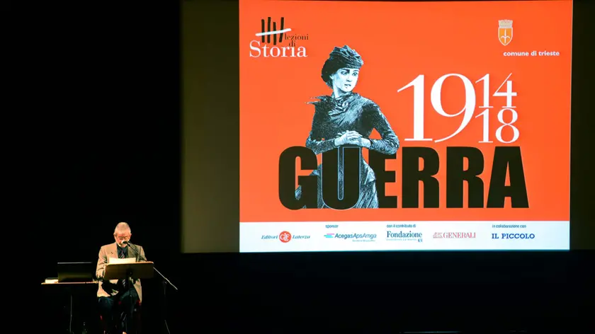 Foto Bruni 15.02.2015 Teatro Verdi:lezioni di storia--prof.Gibelli