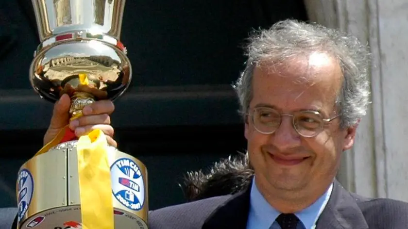 23/05/2007 CAMPIDOGLIO IL SINDACO PREMIA LA SQUADRA DELLA ROMA PER LA VITTORIA DELLA COPPA ITALIA . NELLA FOTO DA SX LUCIANO SPALLETTI FATIH WALTER VELTRONI
