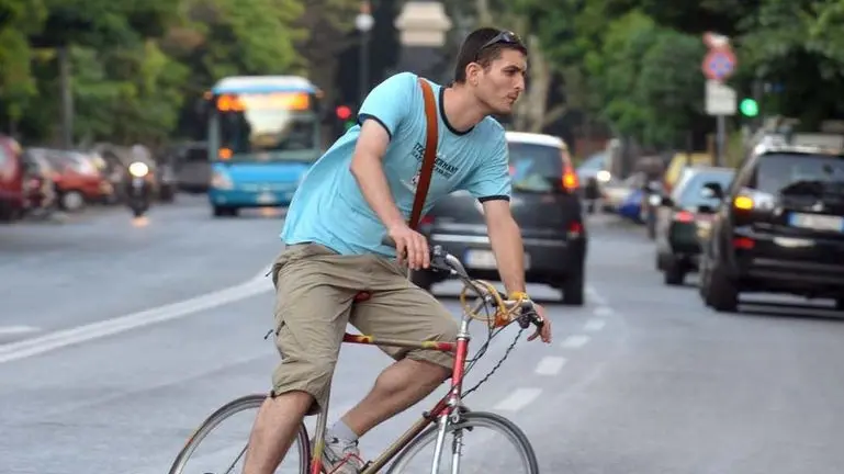 FOTO BRUNI TRIESTE 20 08 09 BICI IN CITTA'