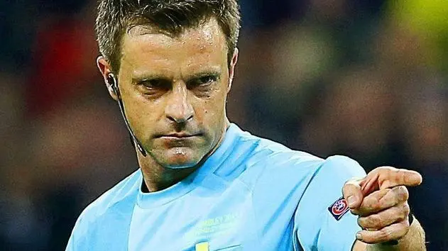 epa04113747 FIFA WORLD CUP 2014 REFEREES Picture taken on 25 May 2013 shows Italian referee Nicola Rizzoli during the UEFA Champions League final between Borussia Dortmund and Bayern Munich at Wembley in London, Britain. Rizzoli has been selected by FIFA as one of the 25 referees who will officiate at the FIFA World Cup 2014 in Brazil. EPA/KERIM OKTEN