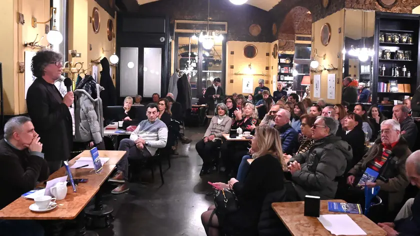 La sala gremita alla presentazione del libro di Maurizio Cattaruzza Fotoservizio di Francesco Bruni