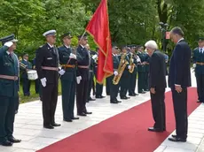 Il Presidente Mattarella durante gli onori militari in occasione della visita nella Repubblica di Montenegro