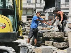 Lasorte Trieste 22/07/10 - Piazza della Borsa, Lavori Pavimentazione Masegno