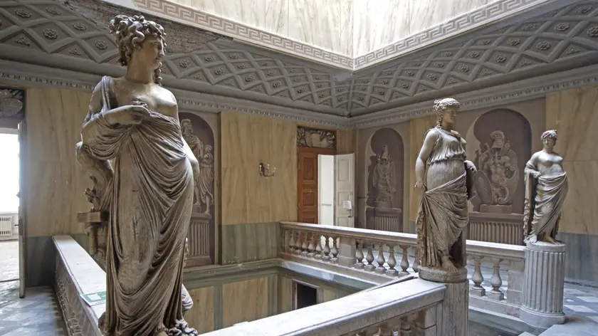 Le statue del Bosa all’interno del Carciotti