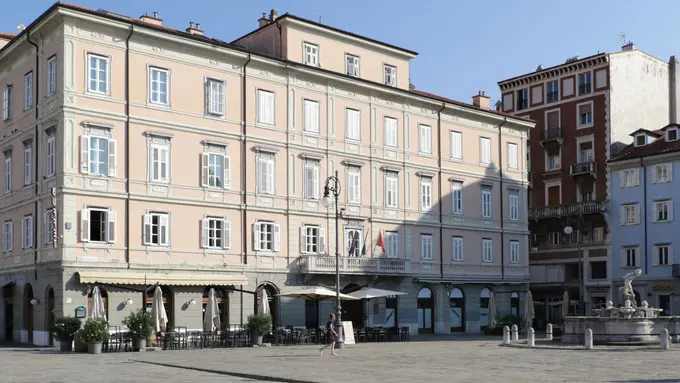 Lasorte Trieste 17/09/18 - Piazza Ponterosso, Sede Università Popolare