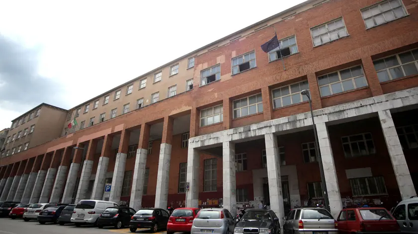 L'edificio che ospita la sede centrale del liceo Carducci-Dante