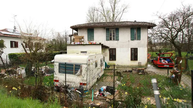 Bonaventura Monfalcone-05.04.2013 Casa con discarica abusiva-Via Ramazzotti-Cervignano-foto di Katia Bonaventura