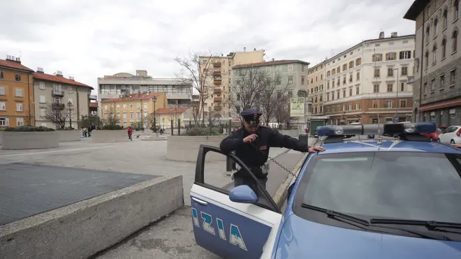 Lasorte Trieste 09/04/13 - Piazza Perugino, Polizia