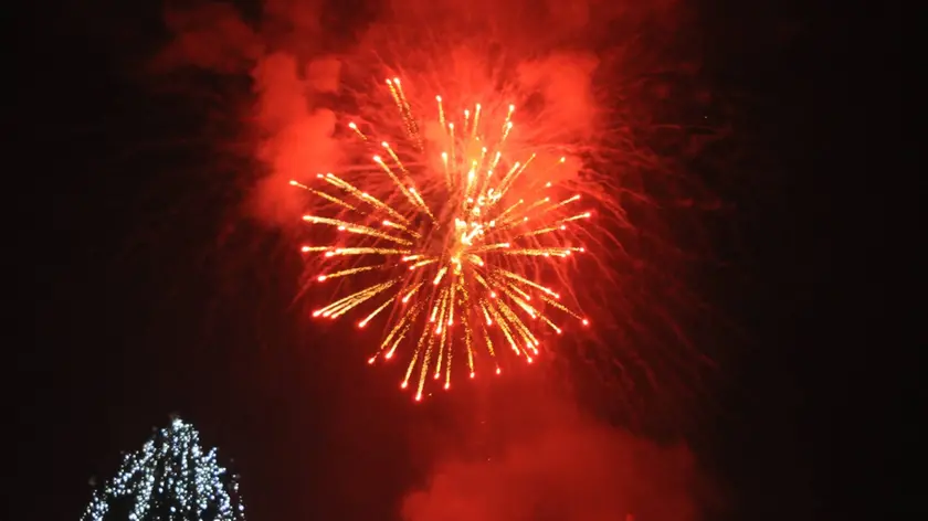 Fuochi d'artificio in piazza Vittoria
