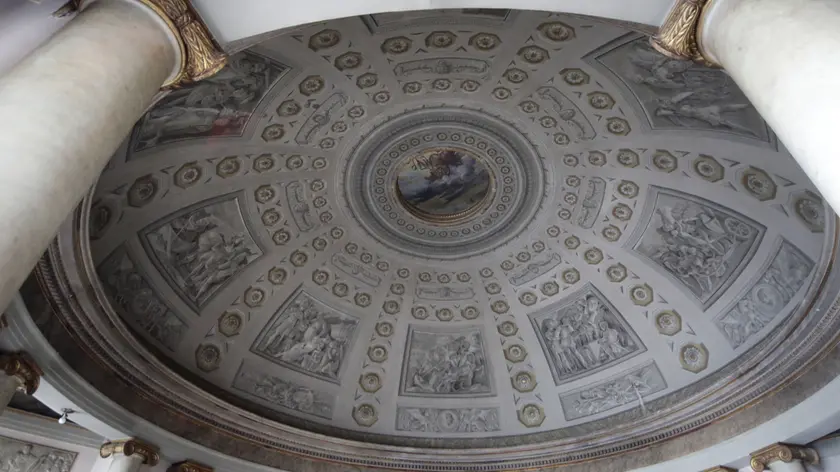 L’interno della cupola di palazzo Carciotti