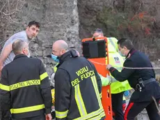 I soccorritori sul luogo dell'incidente. Foto Bumbaca