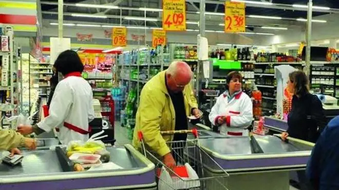 FOTO BRUNI Trieste 12 10 09 Supermercato Bosco via Franca