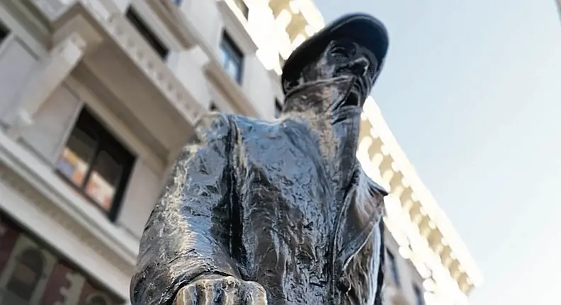 Lasorte Trieste 25/02/19 - Via Dante, Statua Saba