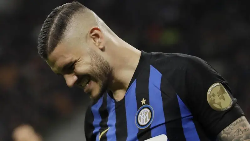Inter Milan's Mauro Icardi grimaces during a Serie A soccer match between Inter Milan and Chievo, at the San Siro stadium in Milan, Italy, Monday, May 13, 2019. (ANSA/AP Photo/Luca Bruno) [CopyrightNotice: Copyright 2019 The Associated Press. All rights reserved.]