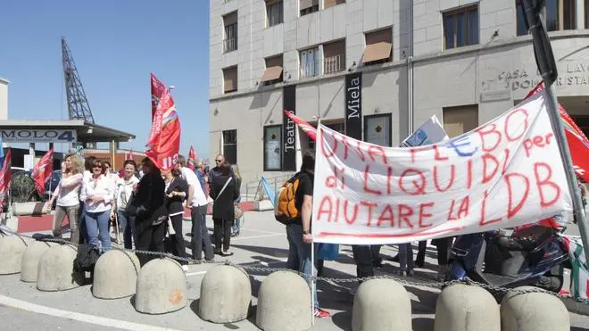 Lasorte Trieste 03/05/12 - Piazza Duca degli Abruzzi, Presidio Lavoratori Diaco