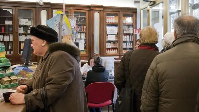 Silvano Trieste 10/01/2012 Piazza Oberdan, la Farmacia comunale accetta prenotazioni CUP