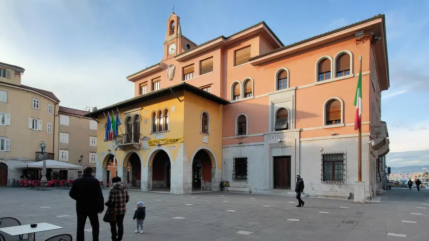 Il municipio nel centro cittadino di Muggia