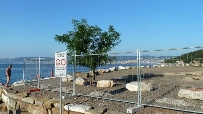 Lasorte Trieste 15/09/11 - Muggia, Recinzione Acquario
