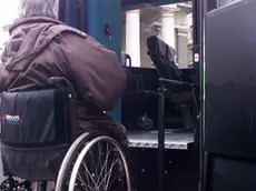sterle presentazione in p.zza della borsa dei nuovi automezzi pubblici con ingresso per disabili