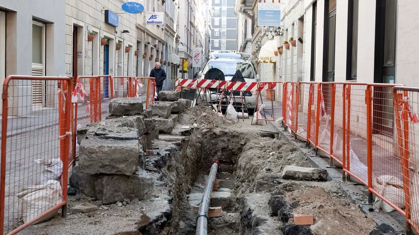 Un cantiere dell'Acegas (Foto di archivio)