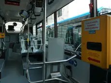 Una macchina obliteratrice a bordo di un bus