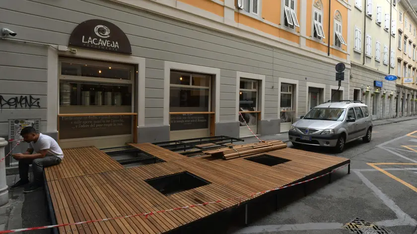 La grande pedana in costruzione in via Nordio