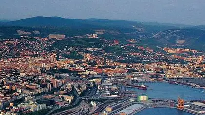 sterle trieste trieste dall'alto alla c a dott alessandro mezzena pregasi gentilmente di conservare queste foto
