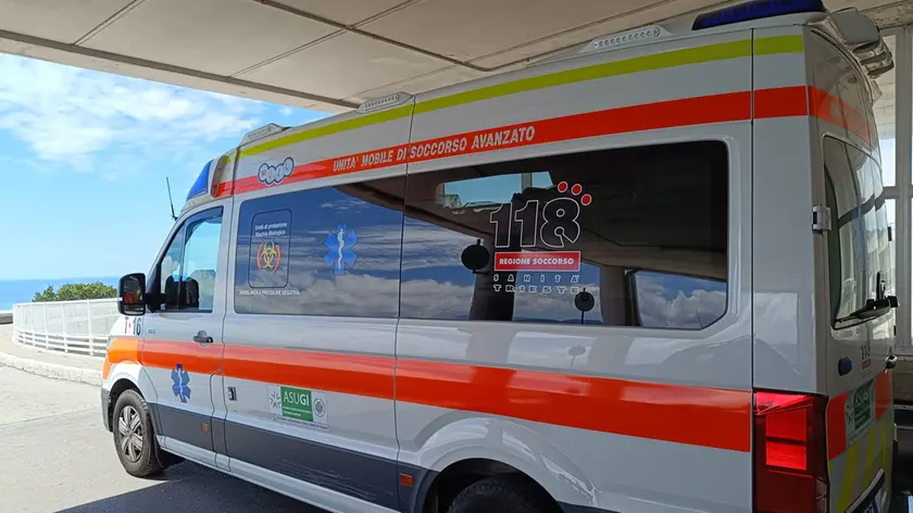 Un'ambulanza del 118