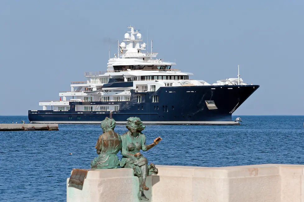 Silvano Trieste 2018-08-20 L'arrivo dello Super Yacht Ulysses