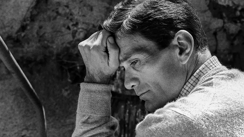 1963 Roma, Pierpaolo Pasolini nella sua abitazione