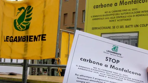 Bonaventura Monfalcone-20.02.2016 Manifestazione contro il carbone-Legambiente-Piazza della Repubblica-Monfalcone-foto di Katia Bonaventura