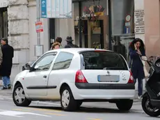 Lasorte Trieste 20/09/17 - Auto in Sosta Fermata Bus